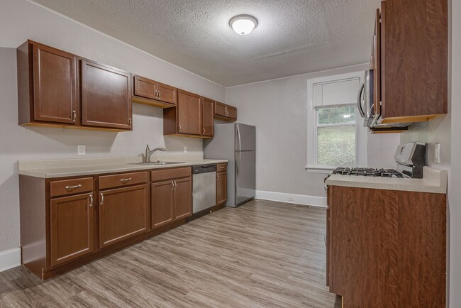 Building Photo - Available August  2026 - Beautiful 2.5 Bedroom, 1 Bath Home in Mt. Washington Area!