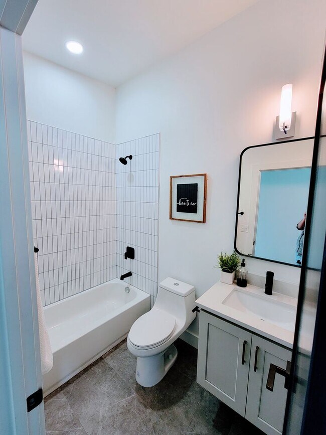 Building Photo - ABSOLUTELY UNBELIEVABLE NEW HIGH END CUSTOM HOME!