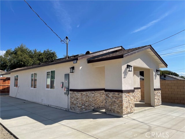 Primary Photo - 215 W Nevada St