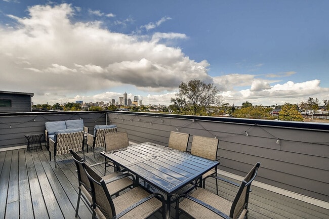 Building Photo - 1326 Colere Pl