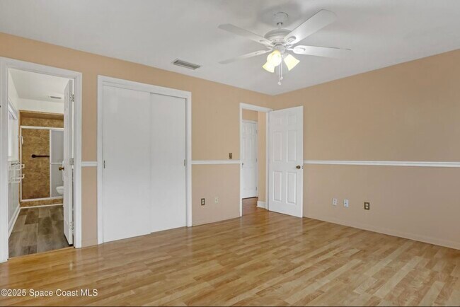 Building Photo - 1560 Salmon St
