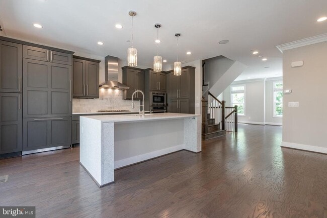 Building Photo - 1527 16th Rd N