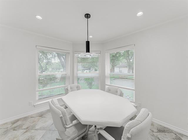 Building Photo - 7315 Debbe Dr