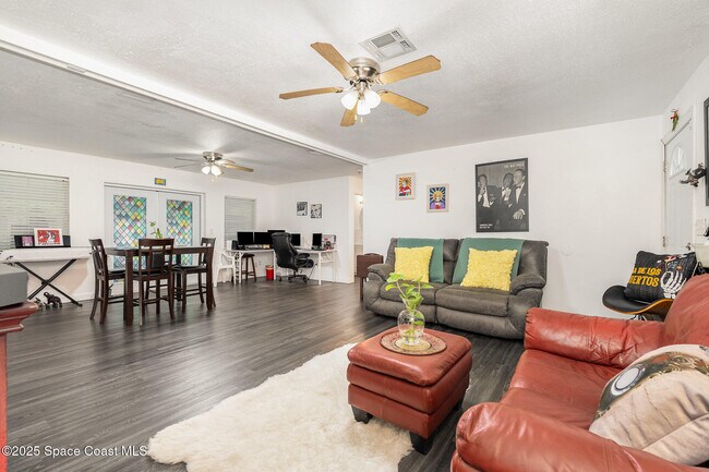 Building Photo - 1707 N Eden Cir