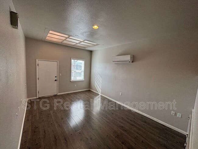 Building Photo - 145 E 500 S