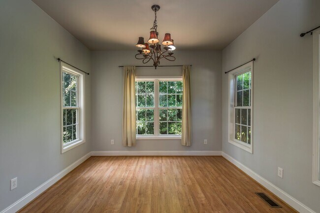 Building Photo - Rare opportunity to rent on LAKE MURRAY!