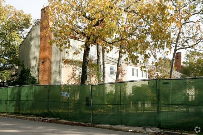 Building Photo - Post Oak Park Townhomes