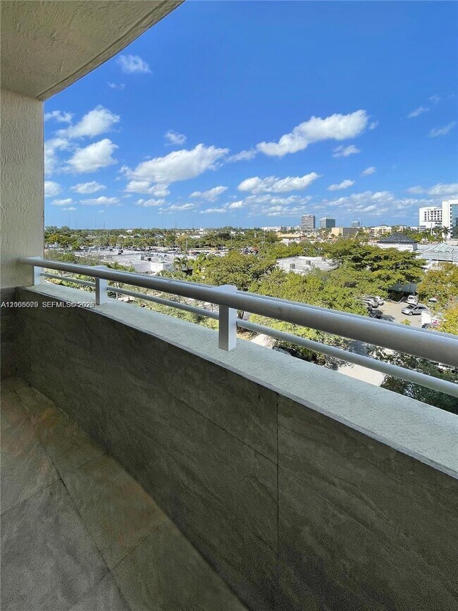 Building Photo - 18800 NE 29th Ave