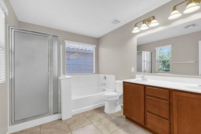 Building Photo - 946 S Hawk Ln