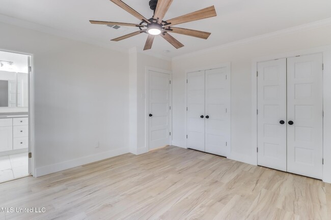 Building Photo - 175 St Charles Ave