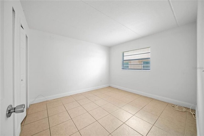 Building Photo - 702 Michigan Ct