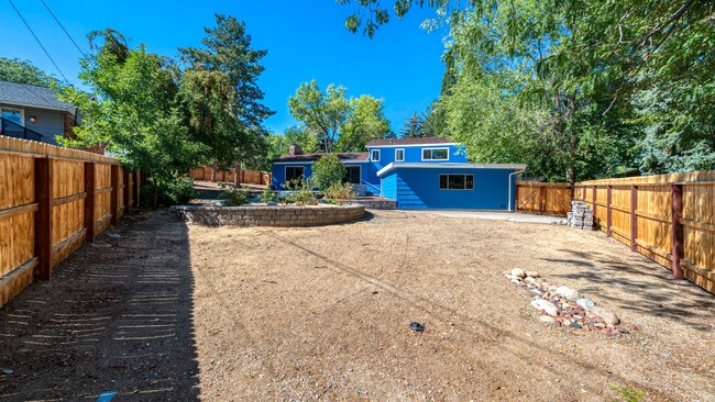 Building Photo - Southwest Reno Stunner - One of a Kind!!!!