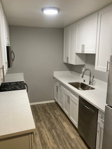 New kitchen - 3345 Herman Ave