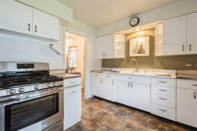 Building Photo - 735 Chestnut St