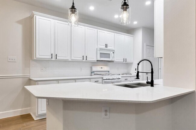 Building Photo - 131 Gallery Cove Ct