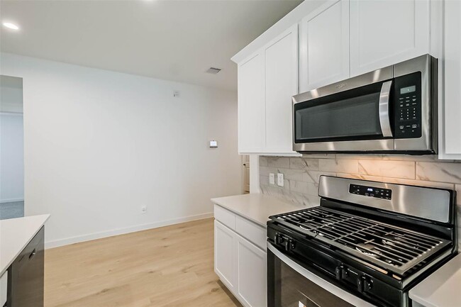 Building Photo - 30702 CASTLE COVE Dr