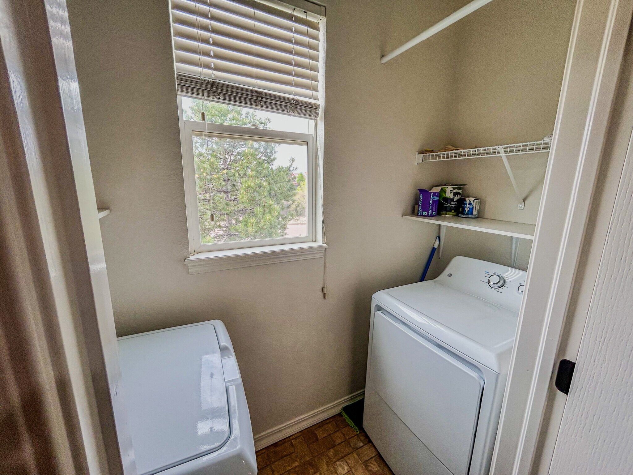 Laundry room - 5378 Palomino Ranch Pt