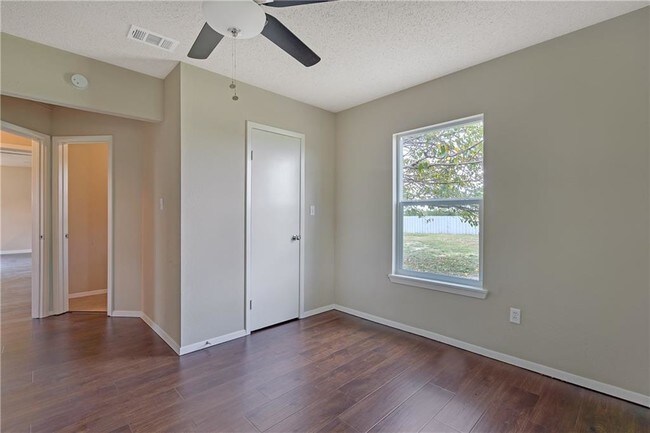 Building Photo - 5753 Blackburn Dr