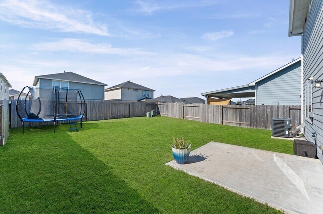 Building Photo - 5343 Marisol Cv Dr