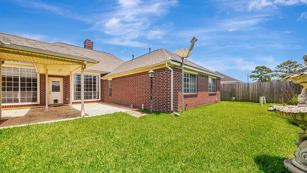 Building Photo - 3211 Prosperity Dr