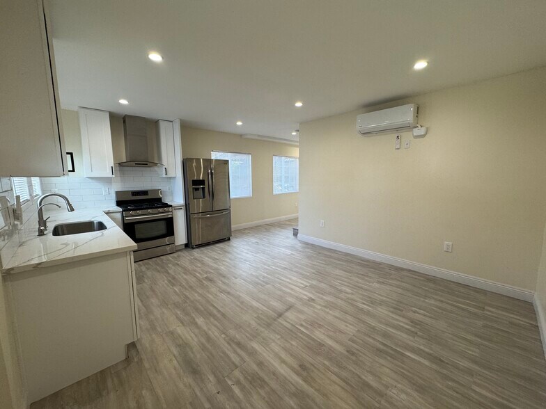 Building Photo - 756 Harps St