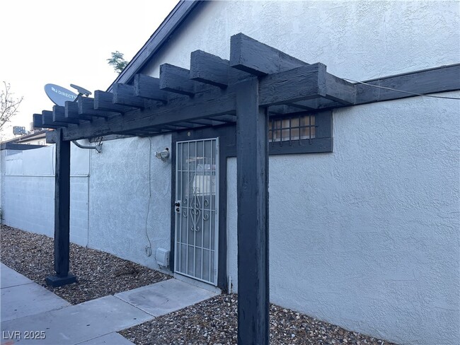 Building Photo - 4007 Danford Pl