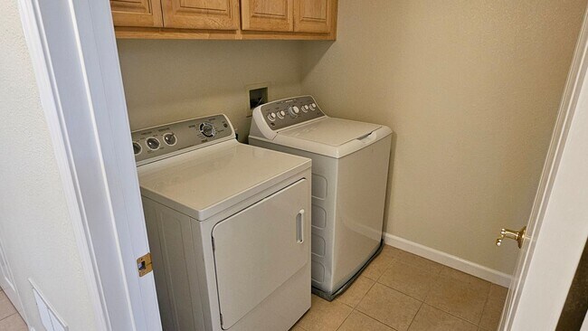 Building Photo - The Courtyards at Dublin Ranch 2Bed/2 Full Bath