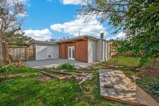 Building Photo - 5503 Jason St