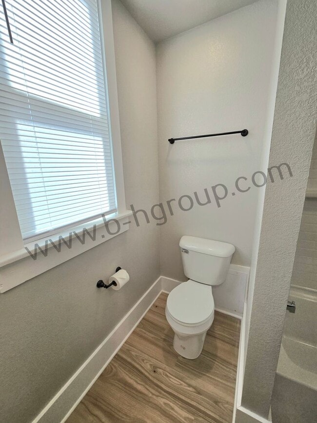 Building Photo - 715 57th St