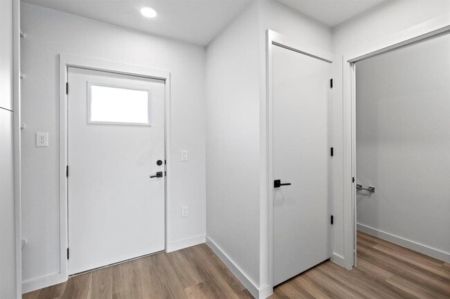 Building Photo - 4004 Banister Ln