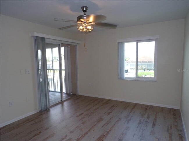 Building Photo - 1335 Mineo Dr