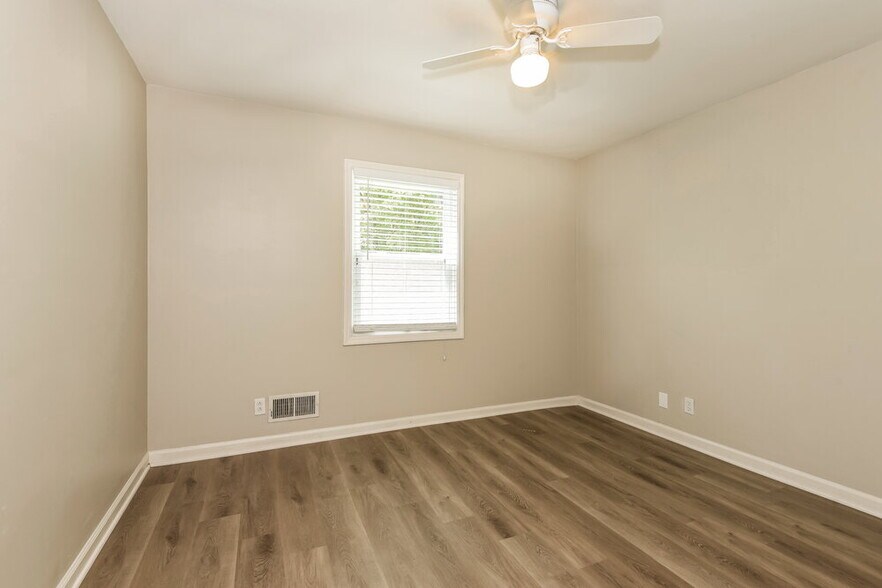 Building Photo - 153 Drury Ln