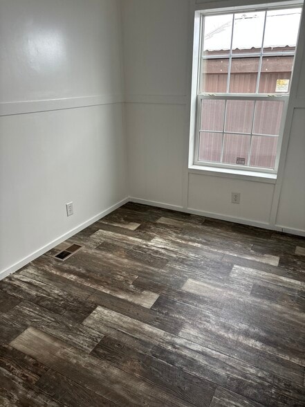 Building Photo - 1045 Conrad Dr