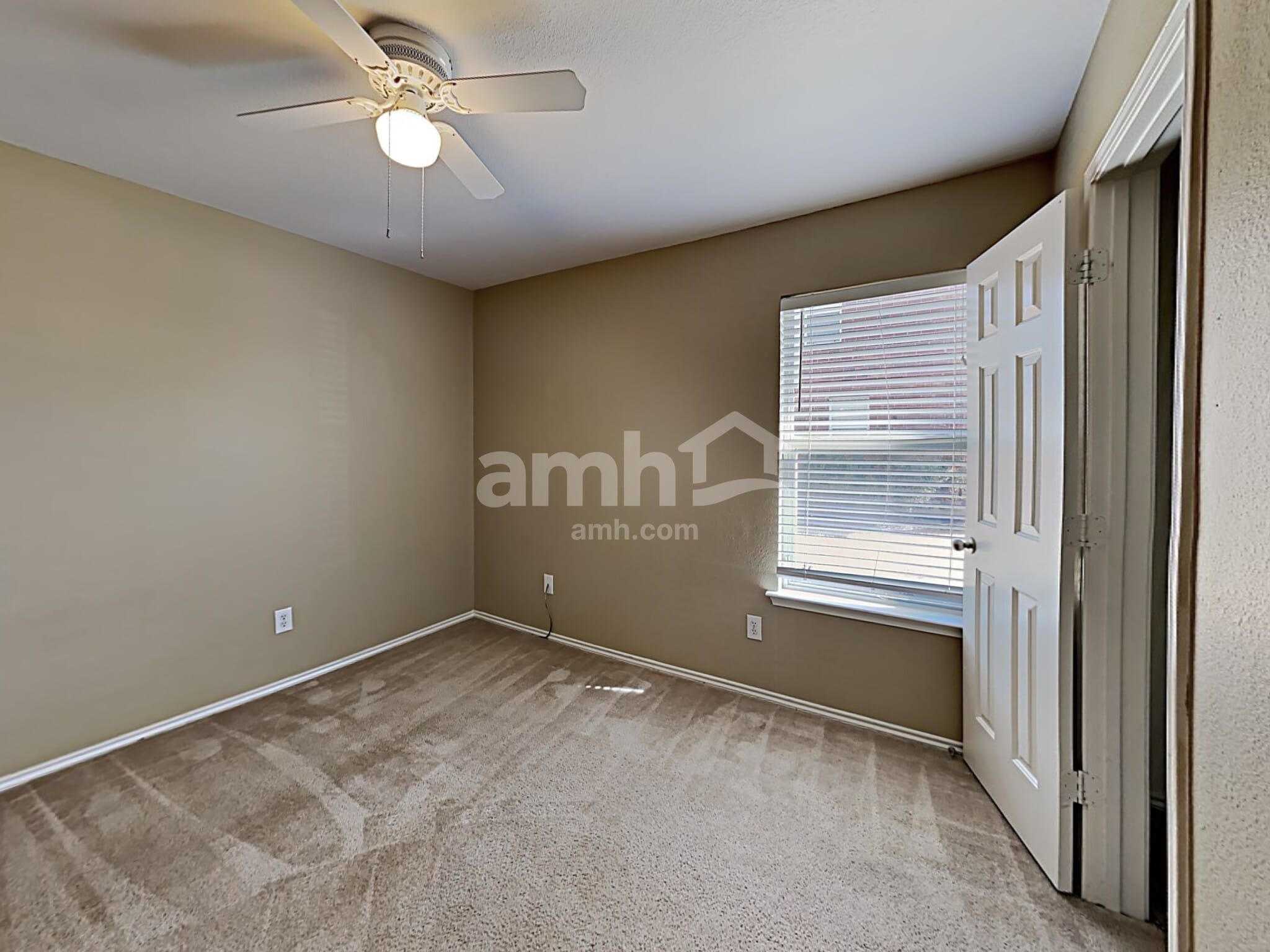 Building Photo - 1415 Spinnaker Way