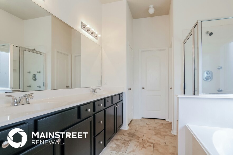 Building Photo - 9838 Linden Hollow Dr