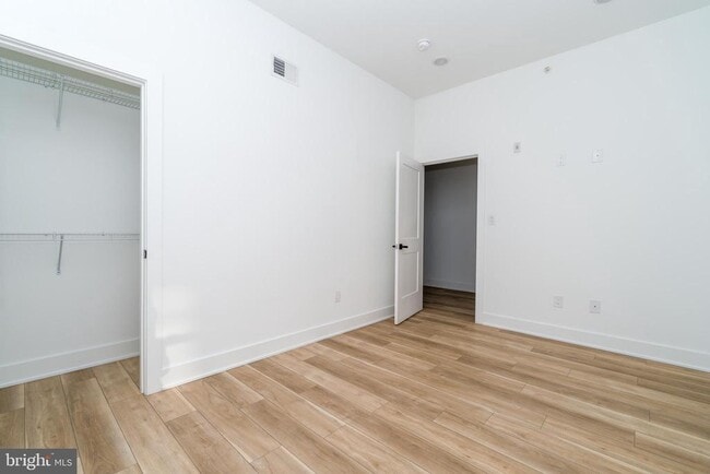 Building Photo - 2700 E Auburn St