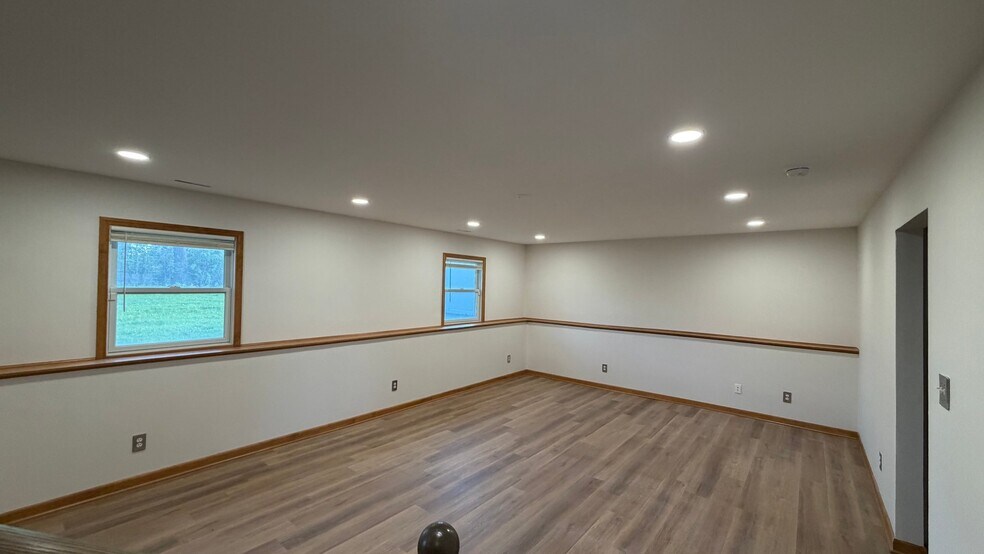 Building Photo - 6387 Amanda Dr