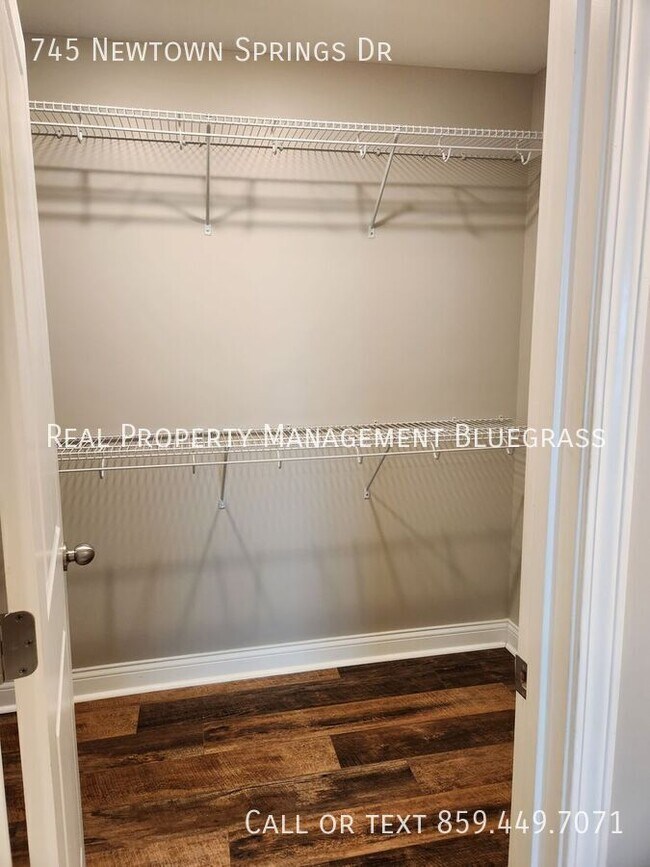 Building Photo - 745 Newtown Springs Dr