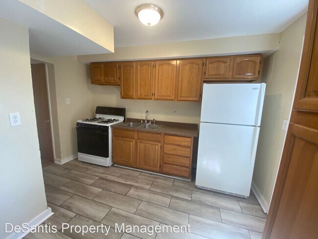 Building Photo - 3 br, 1 bath House - 500 Cypress Drive