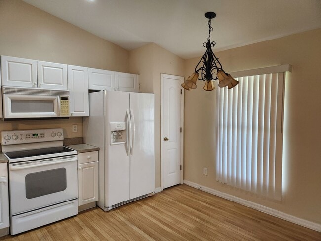 Building Photo - 1224 Bayou St E