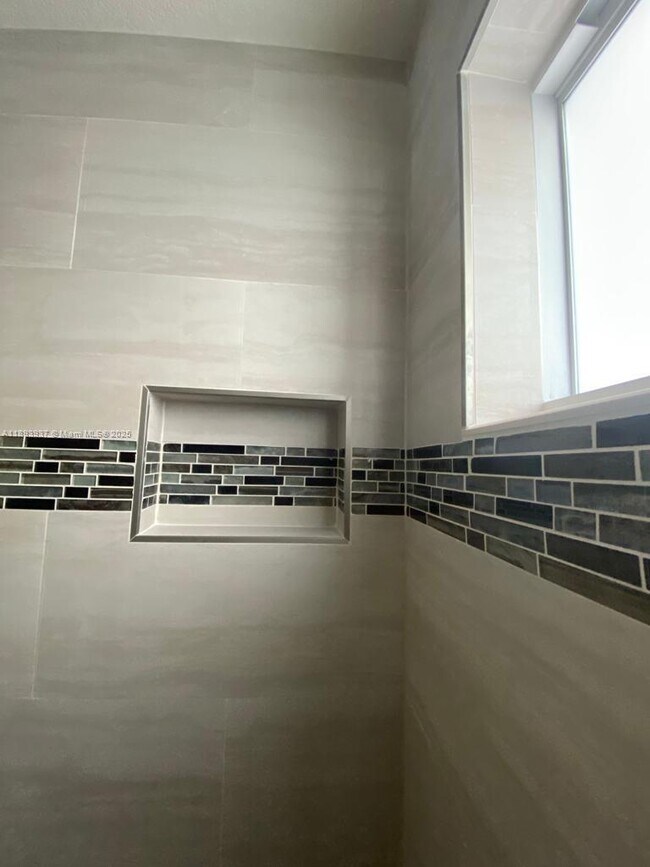 Building Photo - 3260 SW 87th Pl