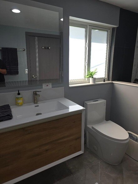 Building Photo - 1532 Fletcher St