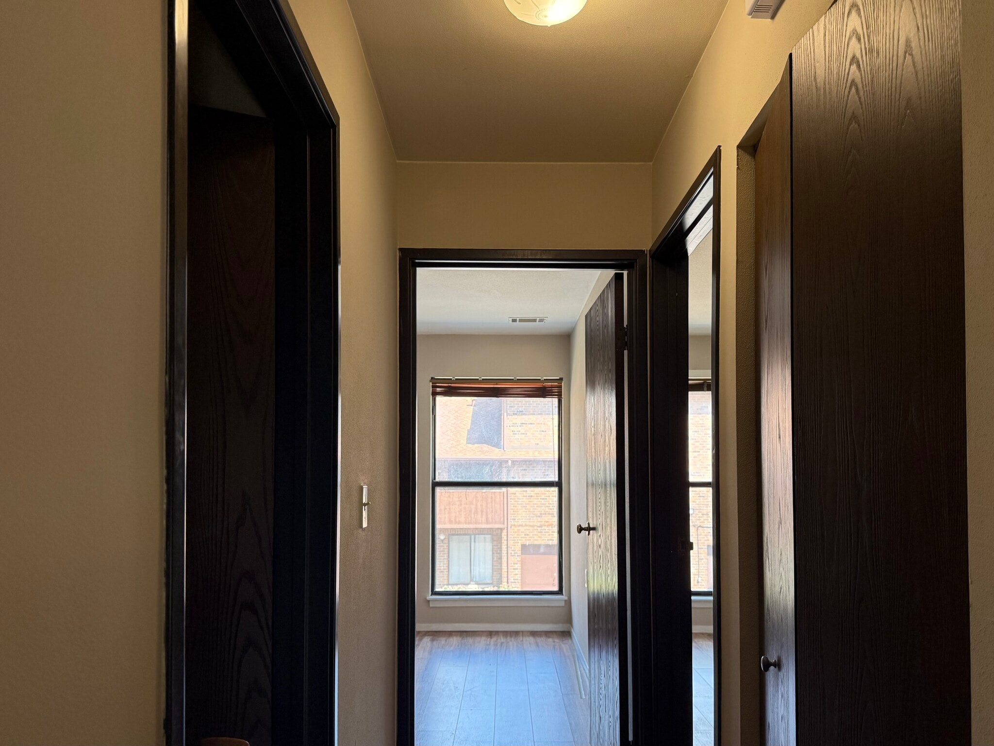 Building Photo - 9028 N Park Plaza Ct