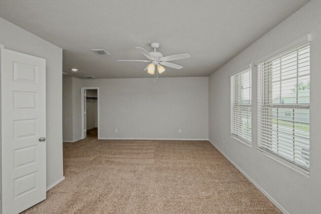 Building Photo - 2 Week Free Move-In Special! Spacious 2-Story Home w/ Open Floor Plan & Private Yard – St. Hedwig