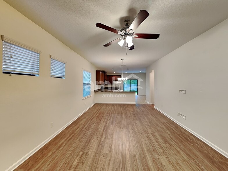 Building Photo - 235 Buck Run Way