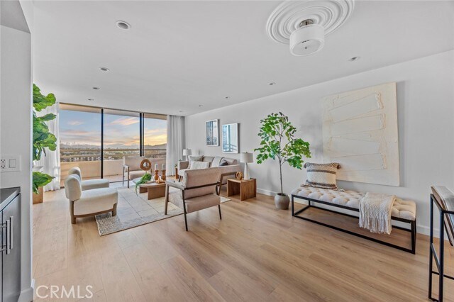 Building Photo - 343 Pioneer Dr