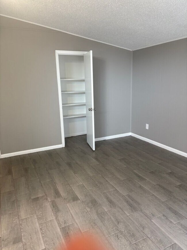 Building Photo - 428 Sierra Madre Dr