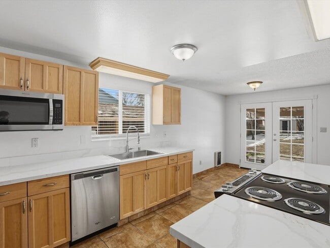 Building Photo - Upgraded Sparks Home