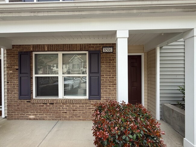 Building Photo - 8506 Quarton Dr