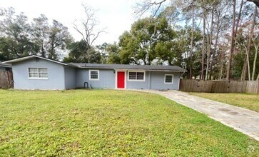 Building Photo - 3BR/1BA HOUSE - Riverview Area  **HALF OFF...